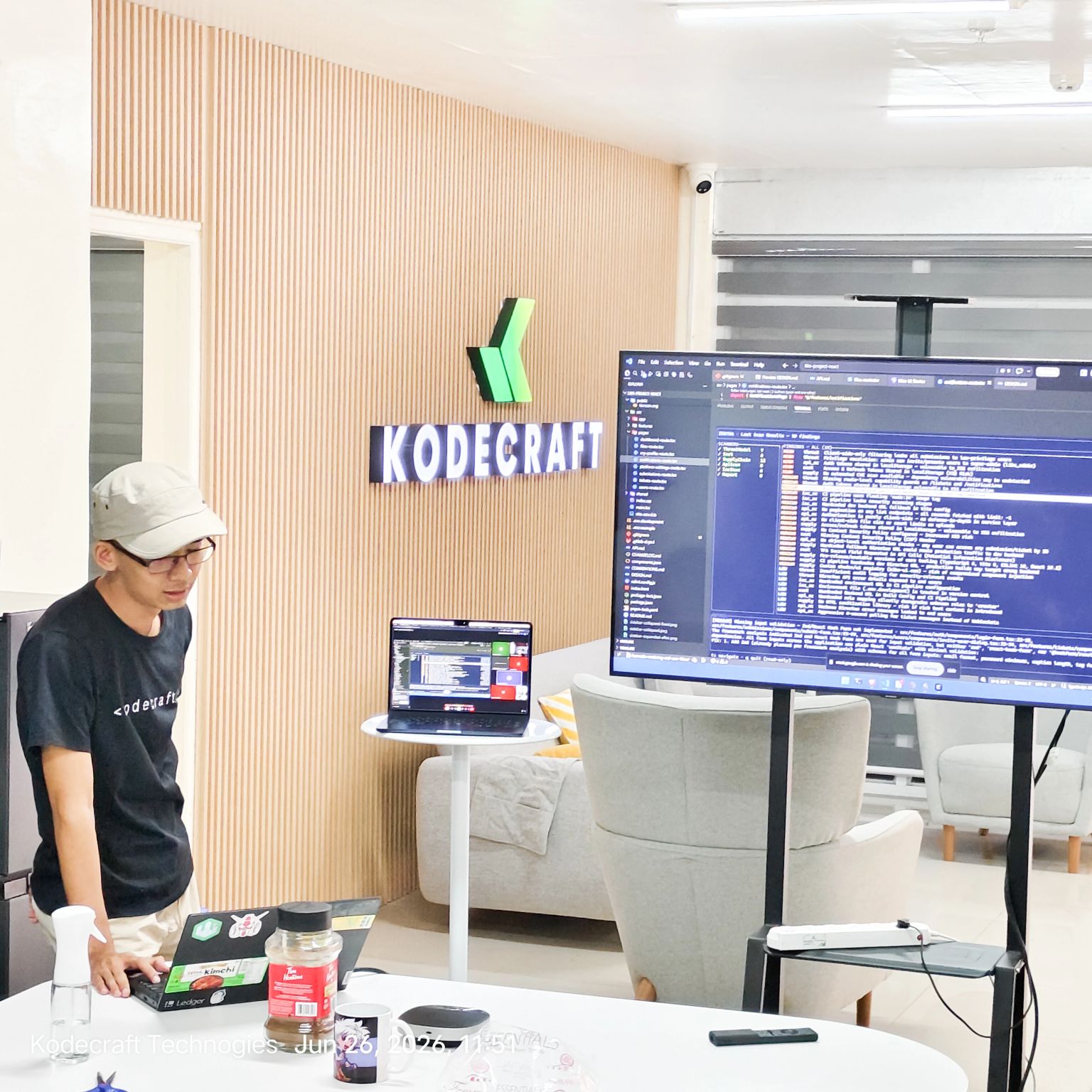 Rafael demonstrating Zentra at a team showcase
